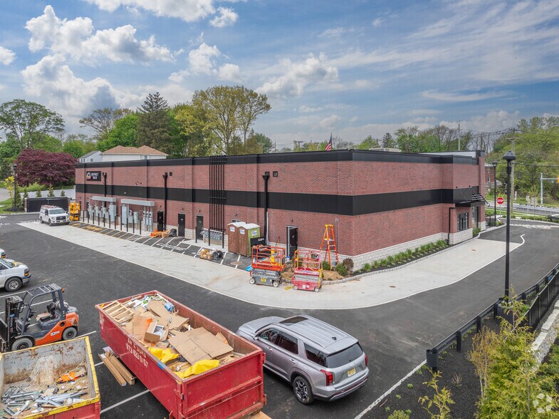 More Photos Of 1591-1593 Alps Rd, Wayne General Retail For Lease