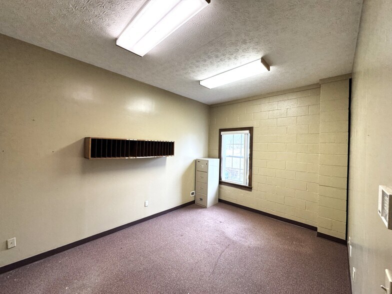 More Photos Of 5783 Mary Ingles Hwy, Melbourne Office For Sale