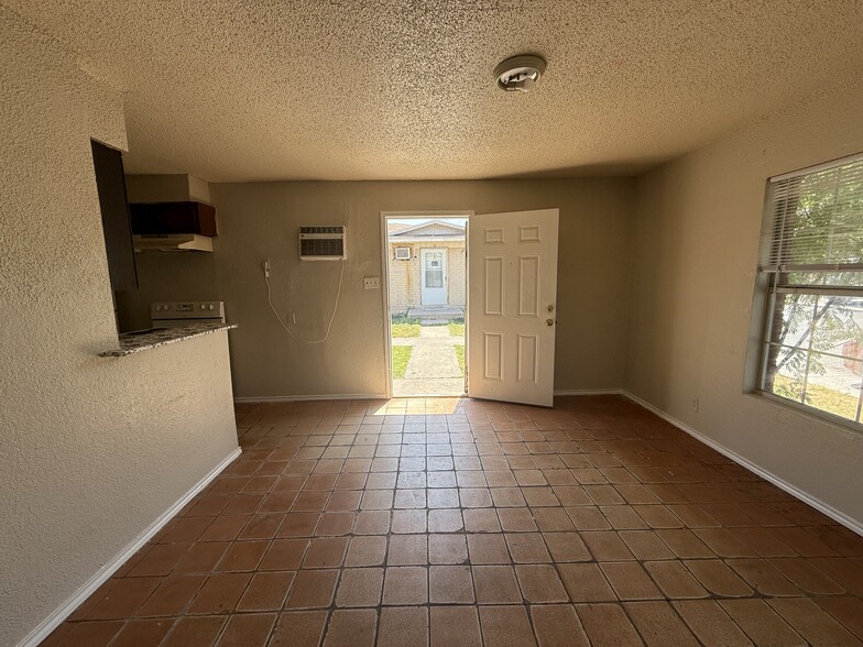 More Photos Of 3458 Del Rio Blvd, Eagle Pass Apartments For Sale