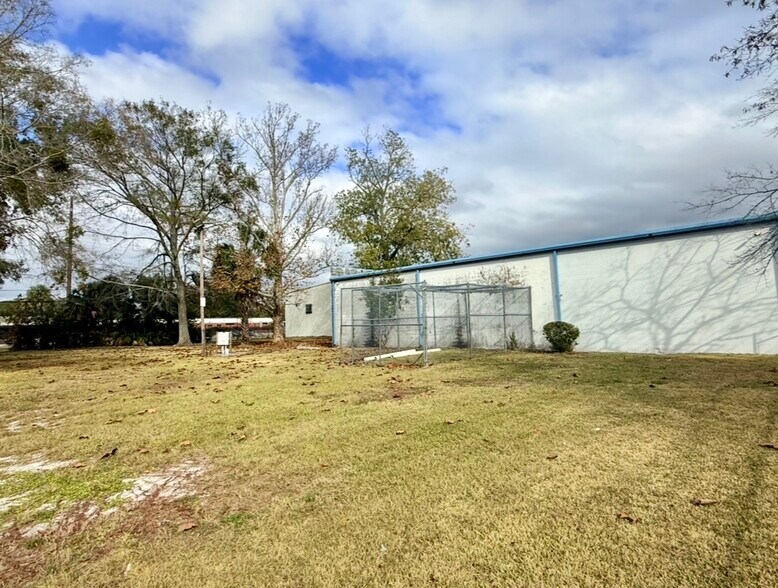More Photos Of 4211 Highway Ave, Jacksonville Warehouse For Sale