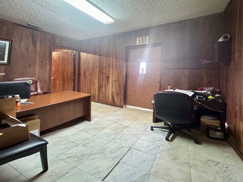 More Photos Of 6404 Industrial Dr, Sachse Warehouse For Sale