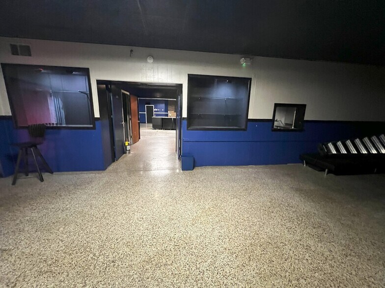 More Photos Of 1604 W State St, Bristol General Retail For Sale