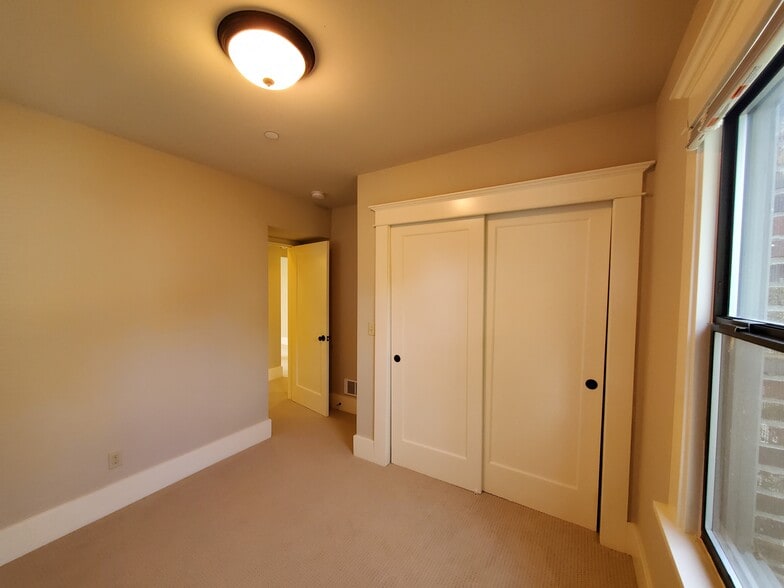 More Photos Of 109-115 30th Ave, Seattle Apartments For Sale