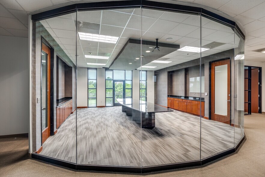 More Photos Of 5048 Tennyson Pky, Plano Office For Lease