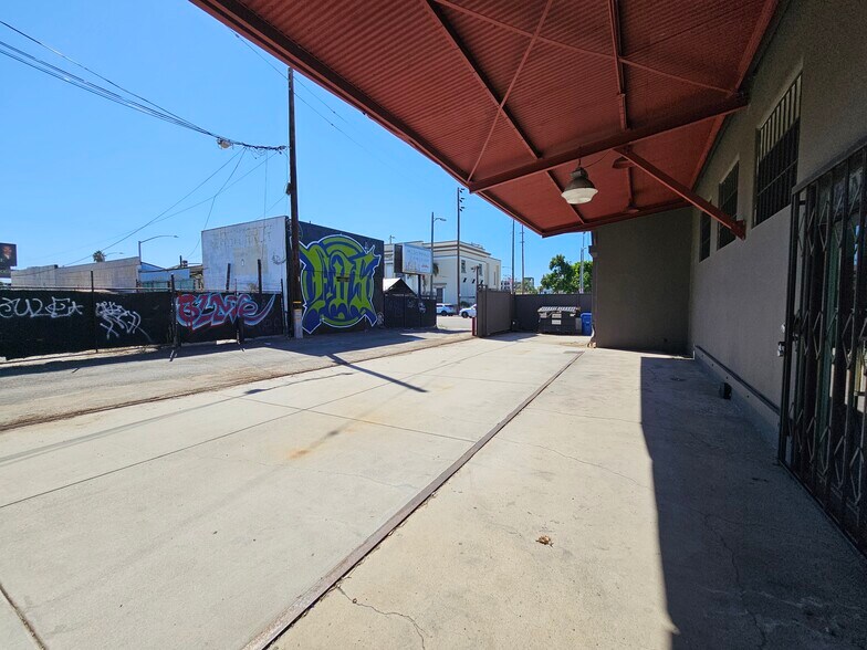 More Photos Of 1014 Vine St, Los Angeles Movie Radio TVStudio For Sale