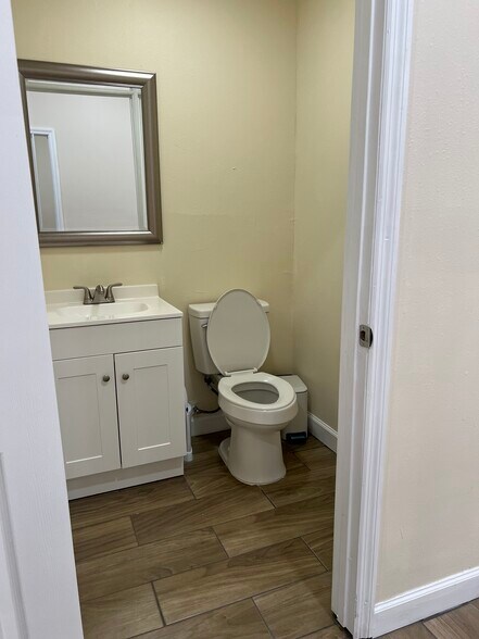 More Photos Of 3003 N Nebraska Ave, Tampa Freestanding For Lease