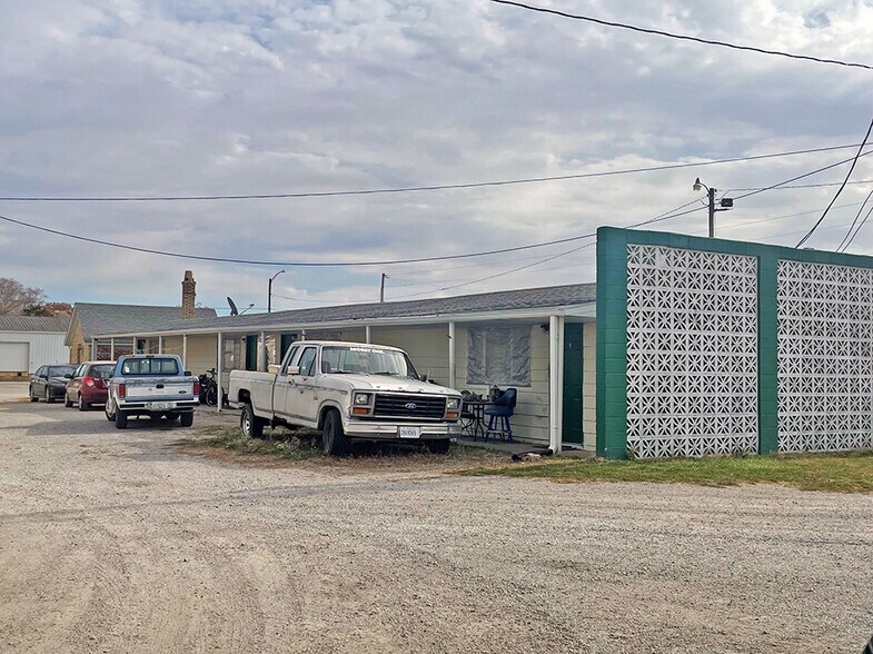 More Photos Of 832 S Old Route 66, Litchfield Warehouse For Sale