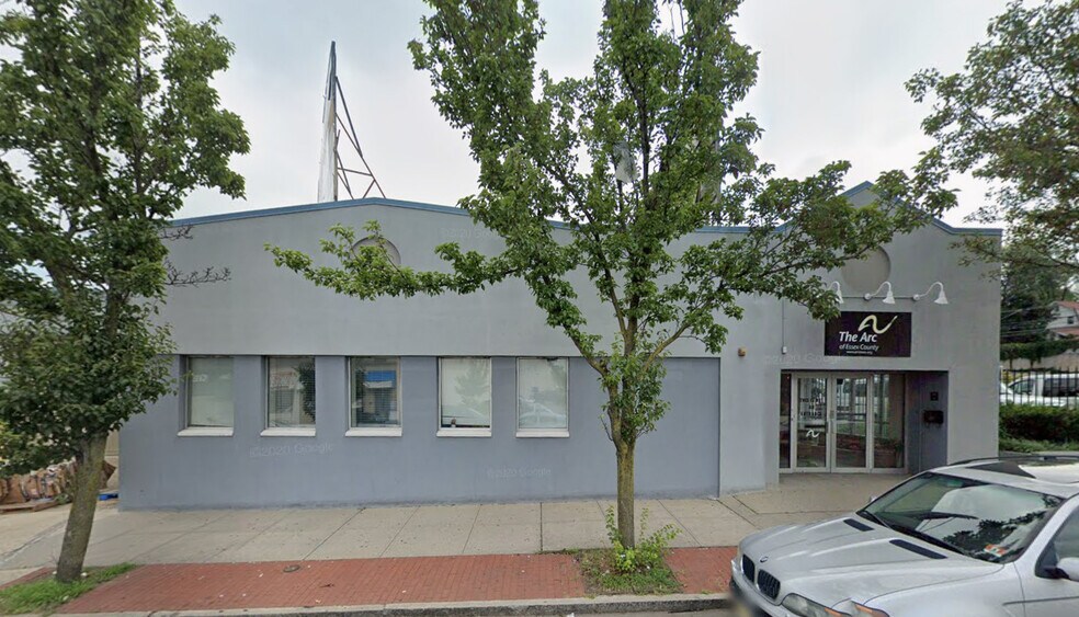 More Photos Of 555-557 Main St, Orange Warehouse For Lease