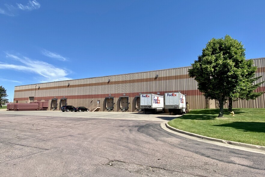More Photos Of 3101 N 4th Ave, Sioux Falls Flex For Sale