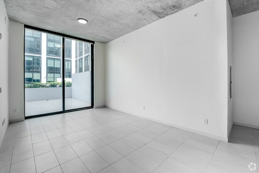 More Photos Of 127 NW 27th St, Miami Unknown For Lease