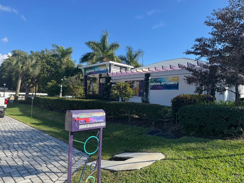 More Photos Of 3954 Bayshore Dr, Naples General Retail For Sale