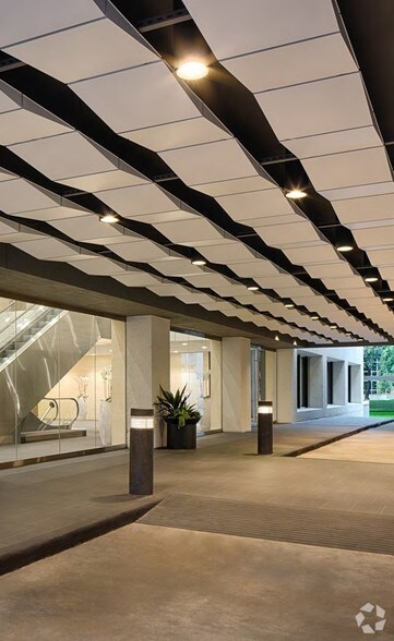 More Photos Of 2700 Post Oak Blvd, Houston Office For Lease