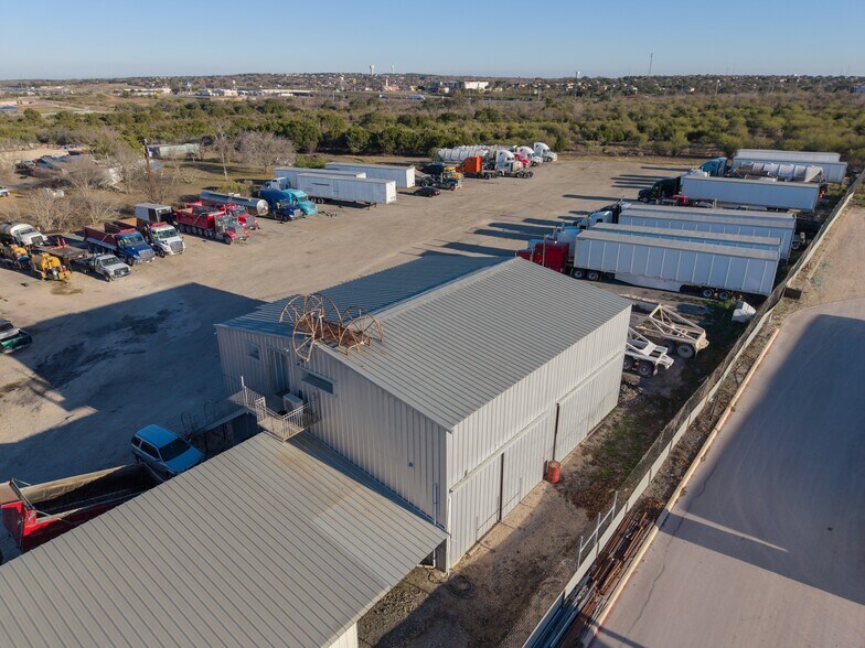 More Photos Of 7765 Fm 482, New Braunfels Office For Lease