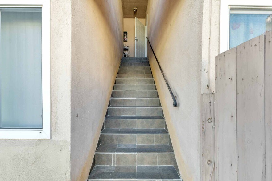 More Photos Of 17944 Schoenborn St, Northridge Apartments For Sale