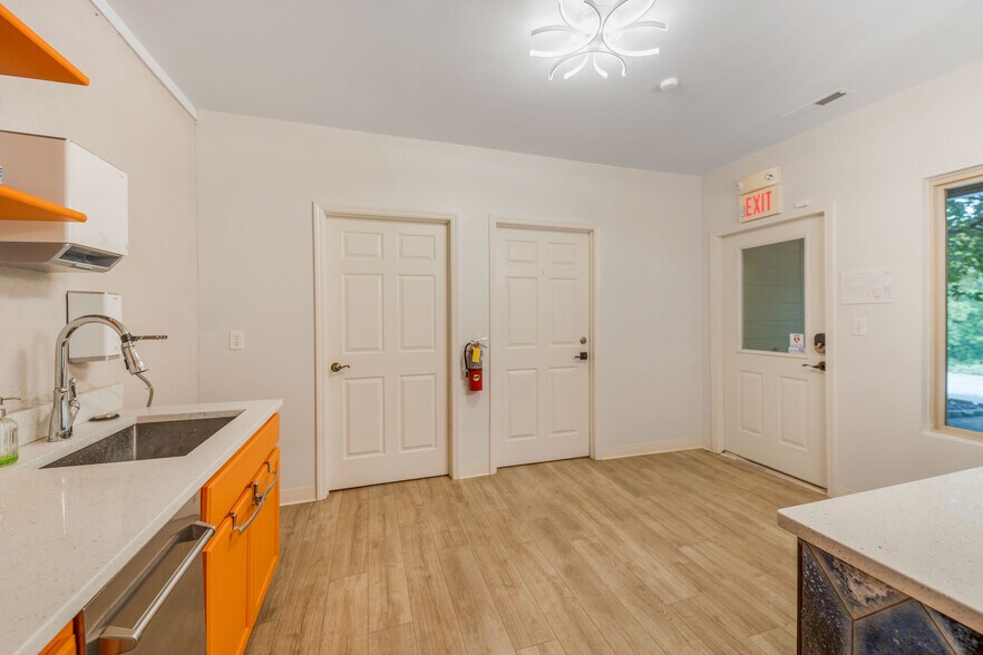 More Photos Of 364 Weaverville Rd, Asheville Medical For Sale