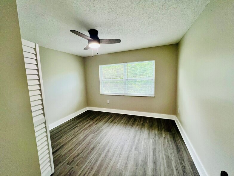 More Photos Of 2035 Alpine Rd, Clearwater Apartments For Sale