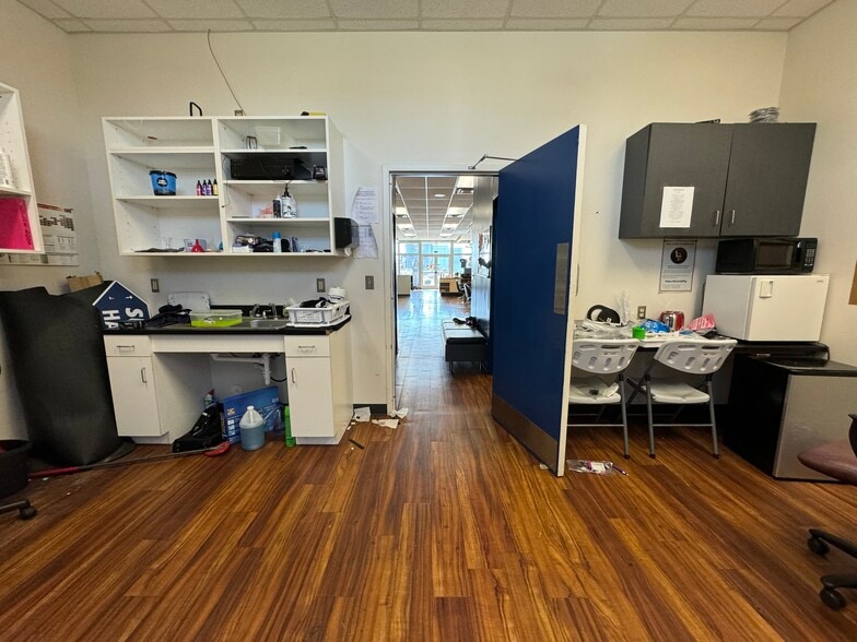 More Photos Of 720 15th St E, Tuscaloosa Storefront Retail Office For Lease