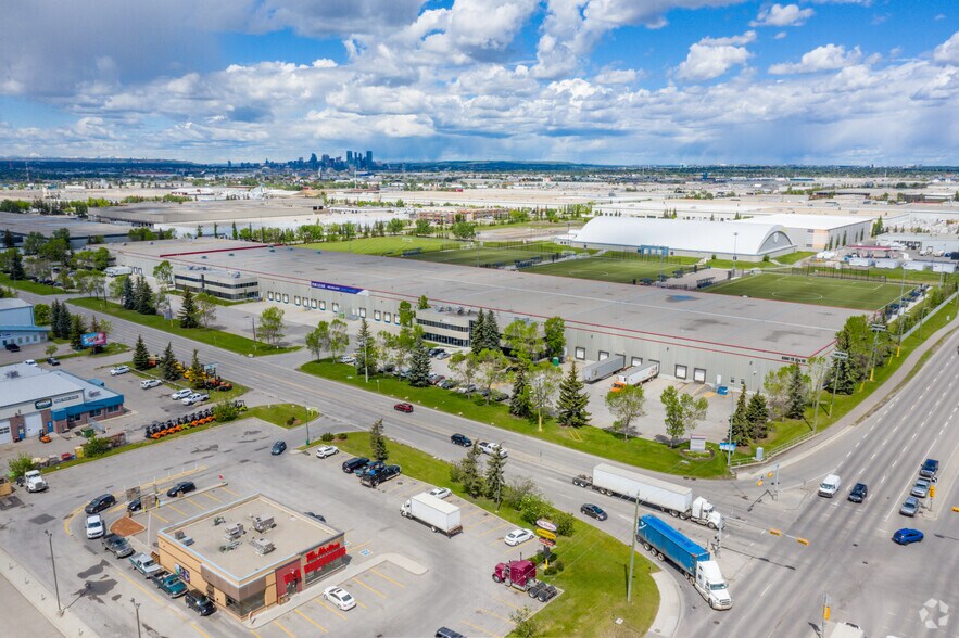 More Photos Of 4920-5280 72 Av SE, Calgary Warehouse For Lease