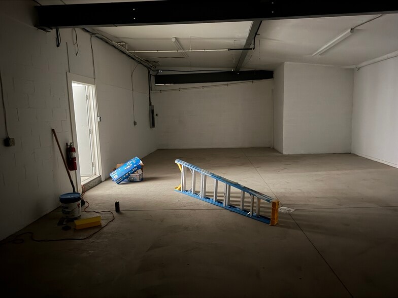 More Photos Of 620 Ambridge Ave, Ambridge Industrial For Lease