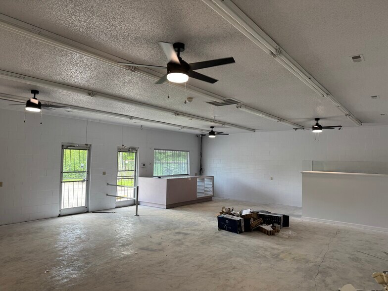 More Photos Of 5211 Andrew Jackson Hwy E, Leland Freestanding For Sale