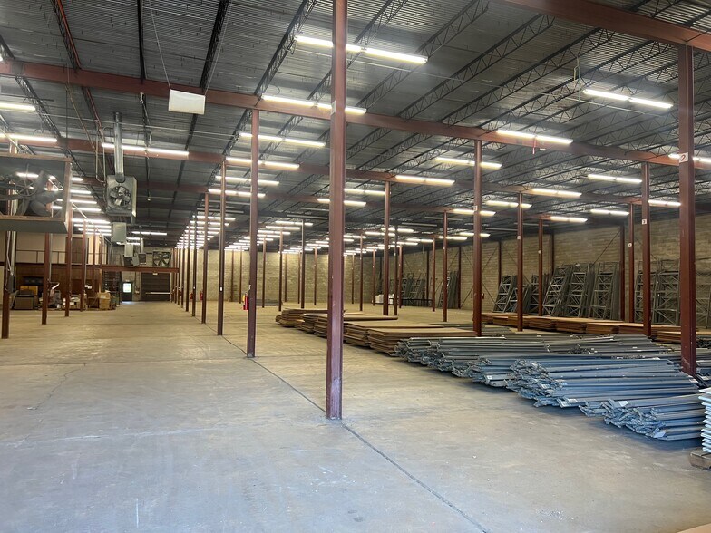 More Photos Of 3601 Capital Florist Rd, Montgomery Warehouse For Lease