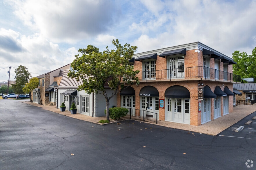 More Photos Of 1601 W 38th St, Austin Storefront For Lease