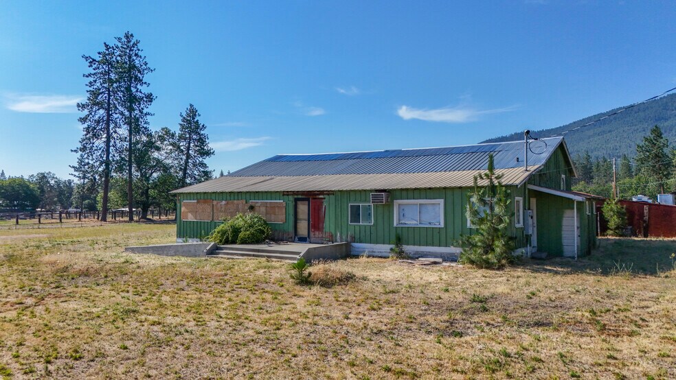 More Photos Of 5331 Easy St, Yreka General Retail For Sale