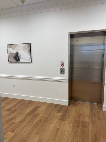 More Photos Of 16930 W Catawba Ave, Cornelius Office For Lease