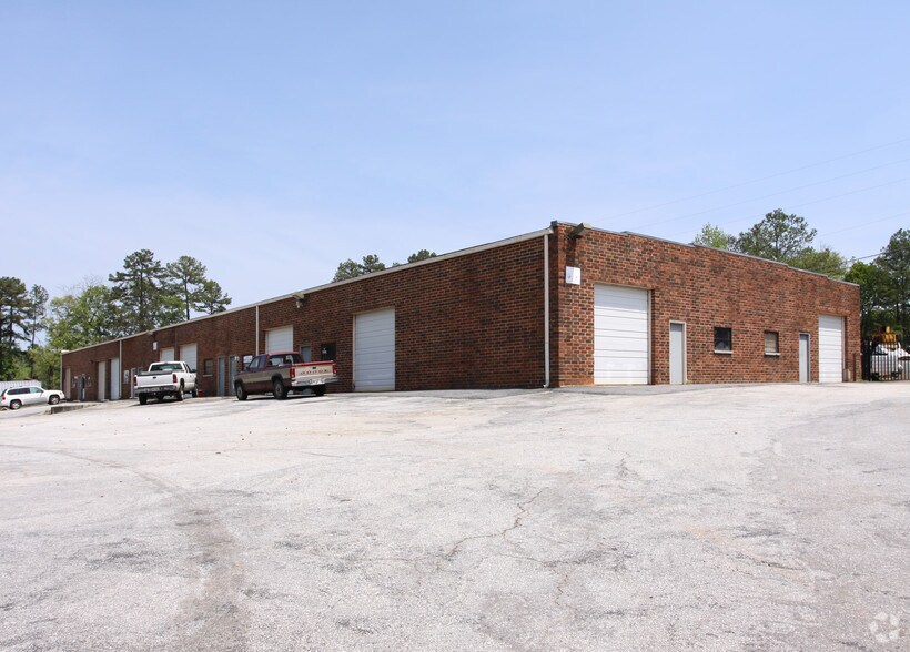 Primary Photo Of 2182 Coffee Rd, Lithonia Warehouse For Lease