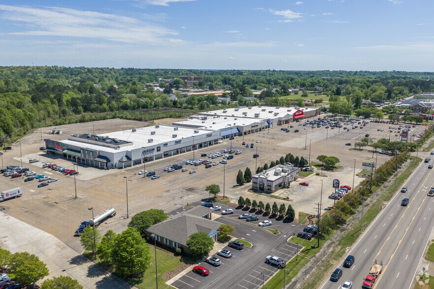 More Photos Of 2310-2318 Highway 45, Columbus Unknown For Lease