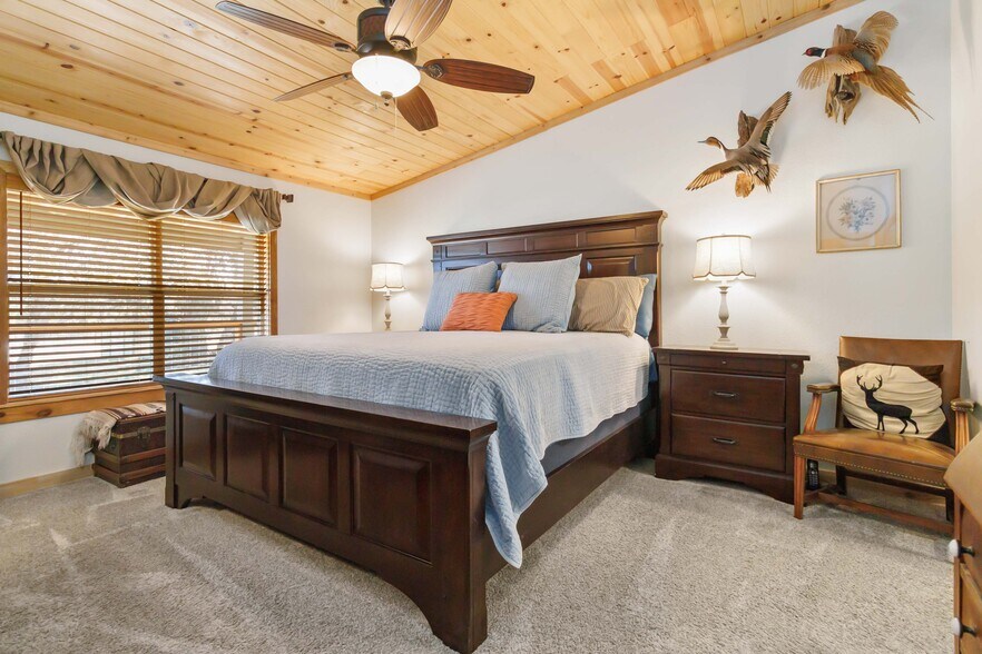 More Photos Of 165 Mari B Dr E, Center Point Flex For Sale