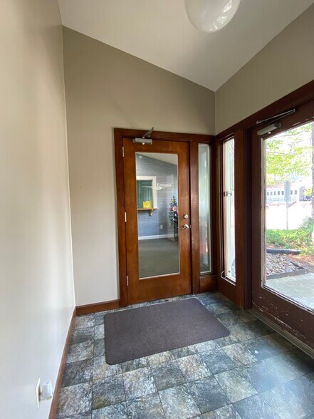 More Photos Of 1762 Metromedical Dr, Fayetteville Medical For Sale