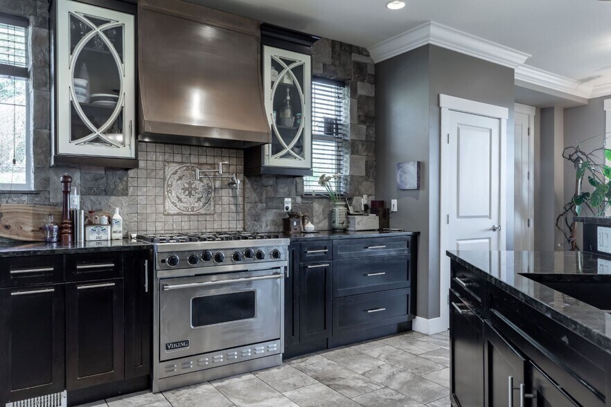 More Photos Of 2379 Chardonnay Ln, Abbotsford Hospitality For Sale