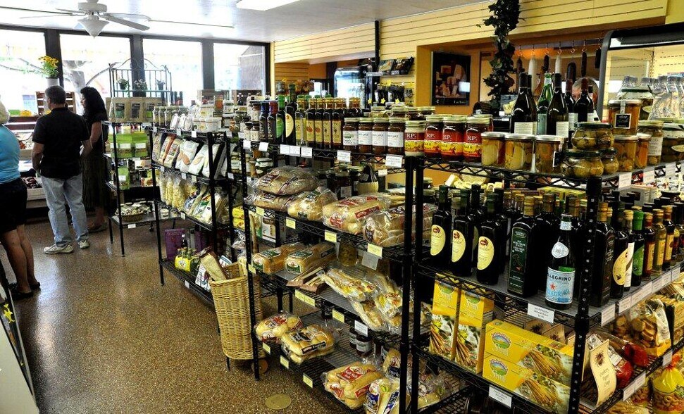 More Photos Of 431 Broad St, Lake Geneva Convenience Store For Sale