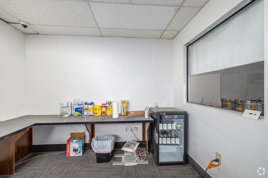 More Photos Of 237-251 Market St, Paterson Storefront Retail Office For Lease