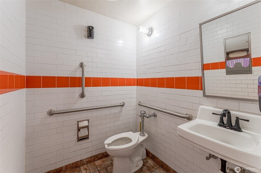 More Photos Of 805 Basin St NW, Ephrata Specialty For Sale