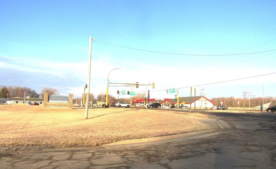 More Photos Of 586 SW 1st St, Montevideo Fast Food For Lease