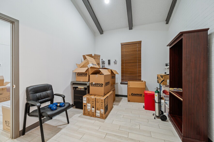 More Photos Of 3339 Fairview St, Pasadena Medical For Lease