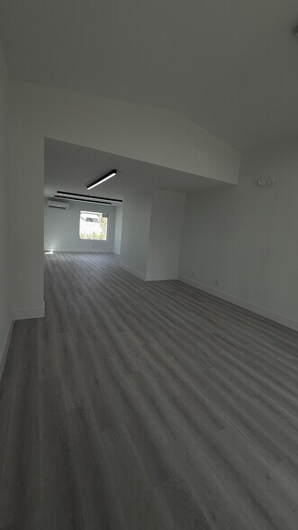 More Photos Of 7061 Taft St, Hollywood Medical For Sale