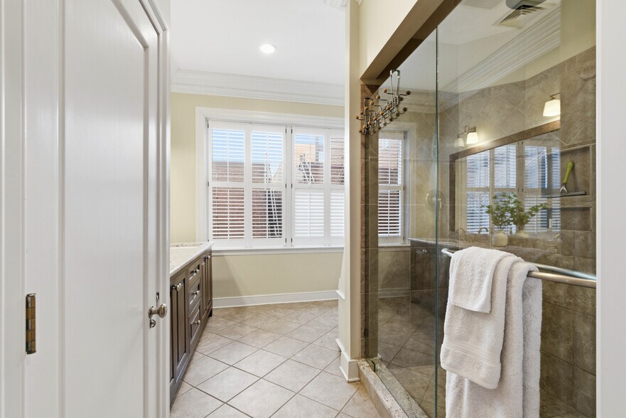 More Photos Of 121-123 E King St, Lancaster Office Residential For Sale