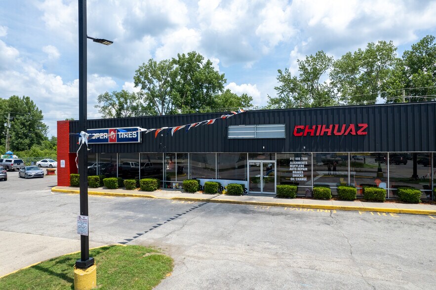 More Photos Of 4250 W 38th St, Indianapolis Auto Repair For Lease