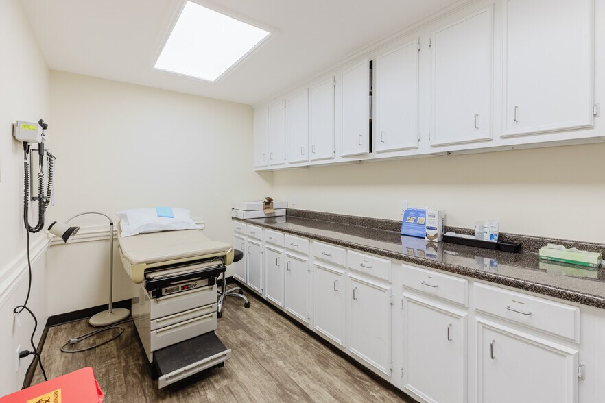 More Photos Of 412 E 4th Ave, Cordele Healthcare For Sale