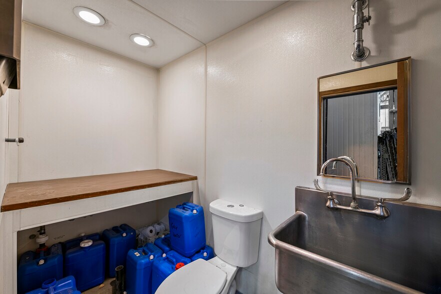 More Photos Of 971 Margaret Ave, Salt Lake City Service For Sale