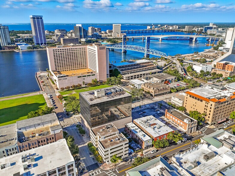 More Photos Of 24 N Market St, Jacksonville Office For Lease