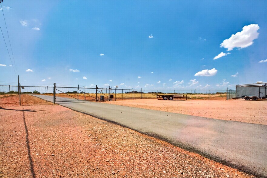More Photos Of 6708 N County Road 1150, Midland Contractor Storage Yard For Sale