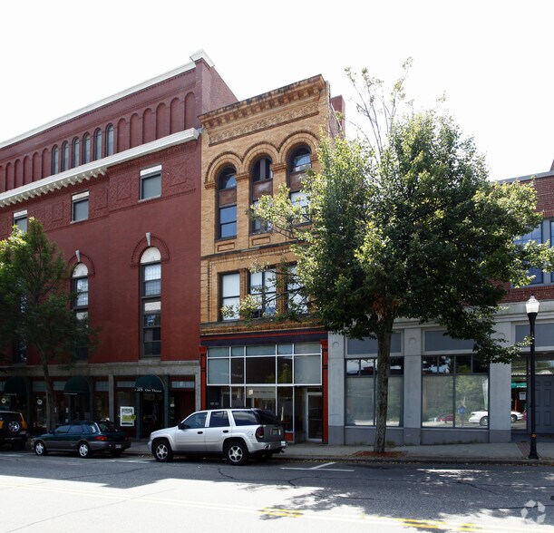 More Photos Of 215 Main St, Biddeford Apartments For Lease