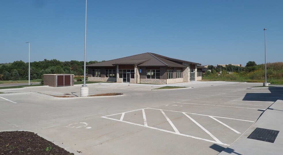 More Photos Of 8035 Eiger Dr, Lincoln Office For Lease