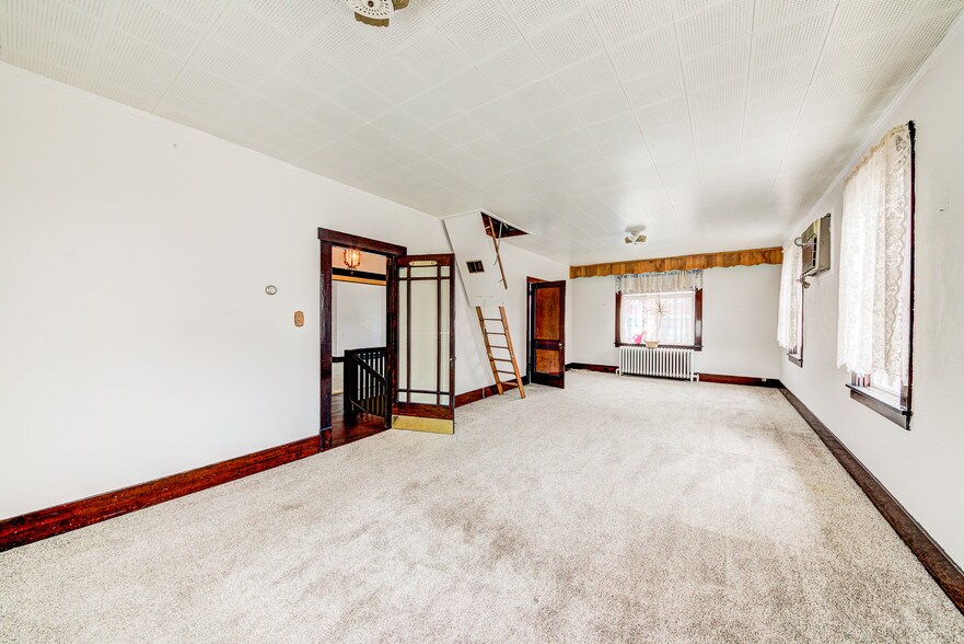 More Photos Of 608 E Warrington Ave, Pittsburgh Storefront Retail Office For Lease
