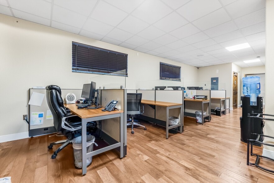 More Photos Of 3615 E Frontage Rd, Tampa Office Residential For Sale