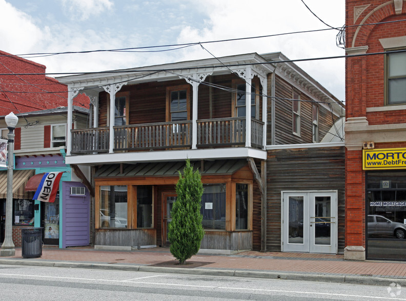 Primary Photo Of 17 E Mellen St, Hampton Storefront Retail Residential For Sale